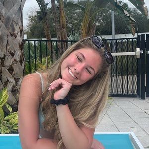 Meet your Posher, Brielle